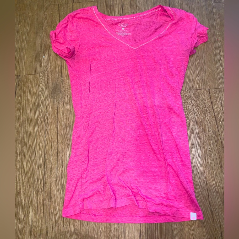 Hot pink VS t-shirt